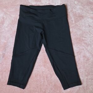 Lululemon athletica Black Leggings capri Size S (6)